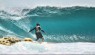 Tadashi Koga, de Floripa no tubo – triplo – do dia! Depois dessa onda, Tadashi se embolou com outro surfista em um wipeout e teve a perna cortada por uma quilha. Depois de levar alguns pontos no hospital local, ele estava de volta na água em menos de dois dias.