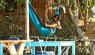 João Motta, relaxando na rede do Grower Warung, entre sessões. Cada Warung tem seus próprios donos, todos muito simpáticos, você pode pegar o telefone deles e reservar um quarto para um futuro swell que você planeje aparecer.