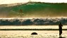 O big rider peruano, Ignacio Salazar, em uma das últimas do dia em The Grower. Esta é a sessão da onda de Desert que corre pelo reef e vai ficando maior, mais rápida e mais seca até fechar. É recomendada para surfistas mais experientes e muitos têm medo de surfar por lá, pelo pequena profundidade do reef, mas se você tiver a coragem, será recompensado. Caras como Eric de Souza e Stanley Cieslik vão a Desert só para surfar The Grower!