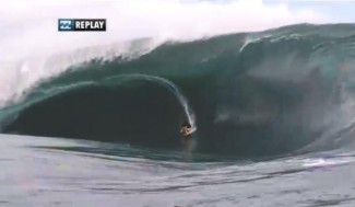 Tow in Teahupoo
