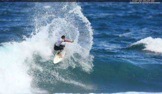 C.J. Hobgood manobrando com muita pressão para vencer o Prime. Foto: ASP Europa.