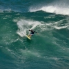 Jesse Faen mostrou que, mesmo sendo sua primeira caída no pico, domina as morras com muito estilo! – " Eu não acreditei no que vi! Ondas seriamente perfeitas no Rio e só alguns caras na água. Parecia Waimea Bay. Na entrada, tinham galhos e destroços boiando ao meu redor e, com a forte corrente, era difícil se posicionar e fazer o drop. Logo me encontrei e tive a felicidade de trazer umas bombas até o inside. Ao sair, uma galera desconhecida me aplaudiu e tudo. Foi demais!" Foto: Rick Werneck Jesse Faen mostrou que, mesmo sendo sua primeira caída no pico, domina as morras com muito estilo! – " Eu não acreditei no que vi! Ondas seriamente perfeitas no Rio e só alguns caras na água. Parecia Waimea Bay. Na entrada, tinham galhos e destroços boiando ao meu redor e, com a forte corrente, era difícil se posicionar e fazer o drop. Logo me encontrei e tive a felicidade de trazer umas bombas até o inside. Ao sair, uma galera desconhecida me aplaudiu e tudo. Foi demais!" Foto: Rick Werneck