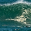 A linha tênue entre a onda da vida e o seu pior pesadelo. É uma questão de poucos segundos que não permite nenhuma distração num mar como esse na laje de Sheraton. Imagine você pronto para ser varrido por esta bomba... Foto: Rick Werneck A linha tênue entre a onda da vida e o seu pior pesadelo. É uma questão de poucos segundos que não permite nenhuma distração num mar como esse na laje de Sheraton. Imagine você pronto para ser varrido por esta bomba... Foto: Rick Werneck
