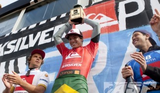 Palmas para Gabriel Medina! Foto: Cestari/ASP