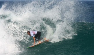 o talentoso Neco Padaratz foi o único surfista surpenso por doping da história da ASP. Foto: Smorigo / ASP