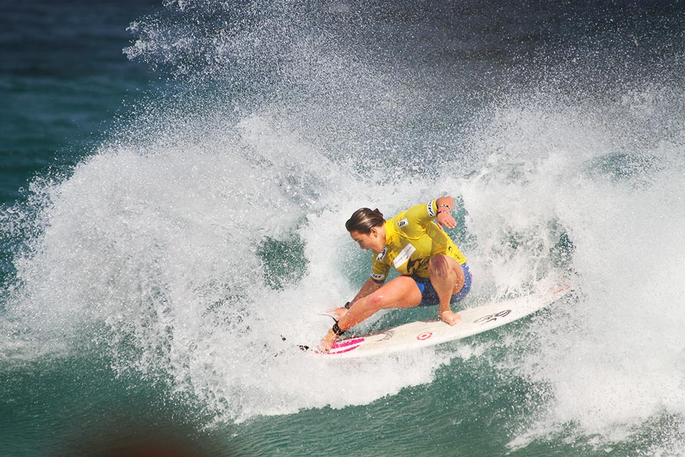 Carissa Moore, vivendo momentos menos turbulentos durante sua campanha vencedora no Billabong Rio Pro do ano passado. Foto: Marcos Myara