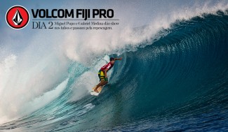 No segundo dia de Volcom Fiji Pro, a repescagem foi quase concluída, sobrando apenas duas baterias. Miguel Pupo mostrou muita técnica e disposição nas esquerdas de Cloudbreak. Faltando quatro minutos para o fim da bateria, ele foi recompensado com dois tubos na mesma onda, que valeram a virada sobre o australiano Matt Wilkinson e a passagem para o terceiro round. Foto: ASP No segundo dia de Volcom Fiji Pro, a repescagem foi quase concluída, sobrando apenas duas baterias. Miguel Pupo mostrou muita técnica e disposição nas esquerdas de Cloudbreak. Faltando quatro minutos para o fim da bateria, ele foi recompensado com dois tubos na mesma onda, que valeram a virada sobre o australiano Matt Wilkinson e a passagem para o terceiro round. Foto: ASP