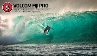 Depois de um dia de freesurf histórico em Cloudbreak, foi difícil se acostumar com os "tubinhos" de Restaurants, no início das baterias do Round 4. Mas a verdade é que, mesmo em uma onda secundária, o dia foi um dos mais perfeitos do WCT nos últimos tempos e proporcionou fortes emoções enquanto o mar melhorava e as rivalidades apertavam dentro d'água. Mineirinho passou direto para as quartas em uma bateria acirrada contra CJ e Julian Wilson. Foto: ASP Depois de um dia de freesurf histórico em Cloudbreak, foi difícil se acostumar com os "tubinhos" de Restaurants, no início das baterias do Round 4. Mas a verdade é que, mesmo em uma onda secundária, o dia foi um dos mais perfeitos do WCT nos últimos tempos e proporcionou fortes emoções enquanto o mar melhorava e as rivalidades apertavam dentro d'água. Mineirinho passou direto para as quartas em uma bateria acirrada contra CJ e Julian Wilson. Foto: ASP
