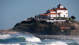 Um visual mágico de um dia de ondas não tão mágicas (por incrível que pareça!) em Saquarema. Foto: Luiz Blanco