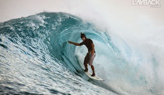 Carlos Portella nas Mentawai. Foto: Black Pearl