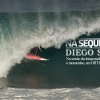 A primeira onda da melhor sessão do carioca nesta temporada havaiana até agora, em Off The Wall. "Esse dia tava bem difícil porque tinha bastante local na água, e uma galerinha estava mais pra esquerda, onde não costuma ter muita gente..." Fotos: André Portugal