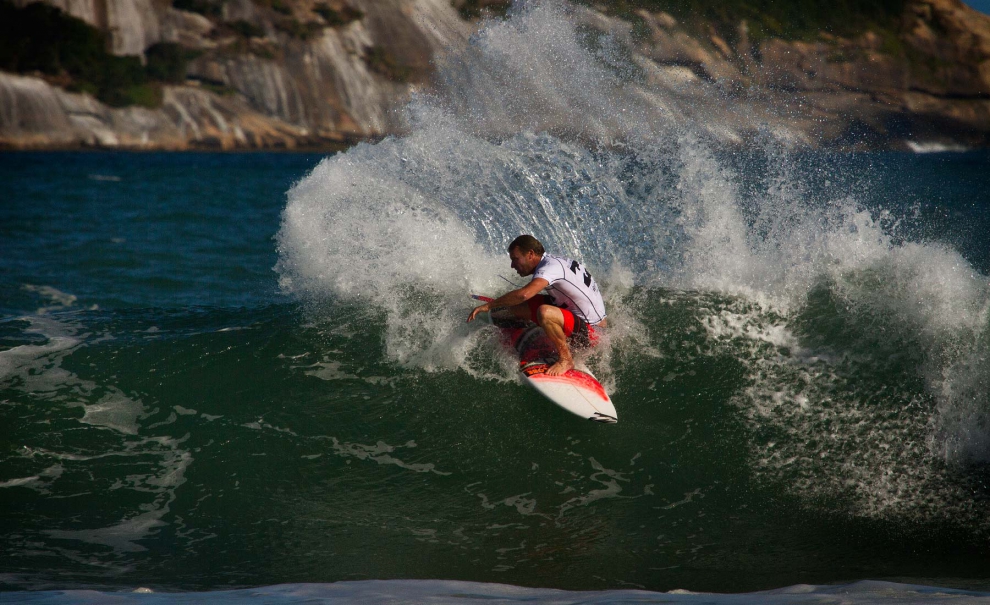 A eliminação de Taj Burrow por Michel Bourez foi outra zebra. Em condições como estas, o aussie está sempre entre os favoritos. Foto: Myara