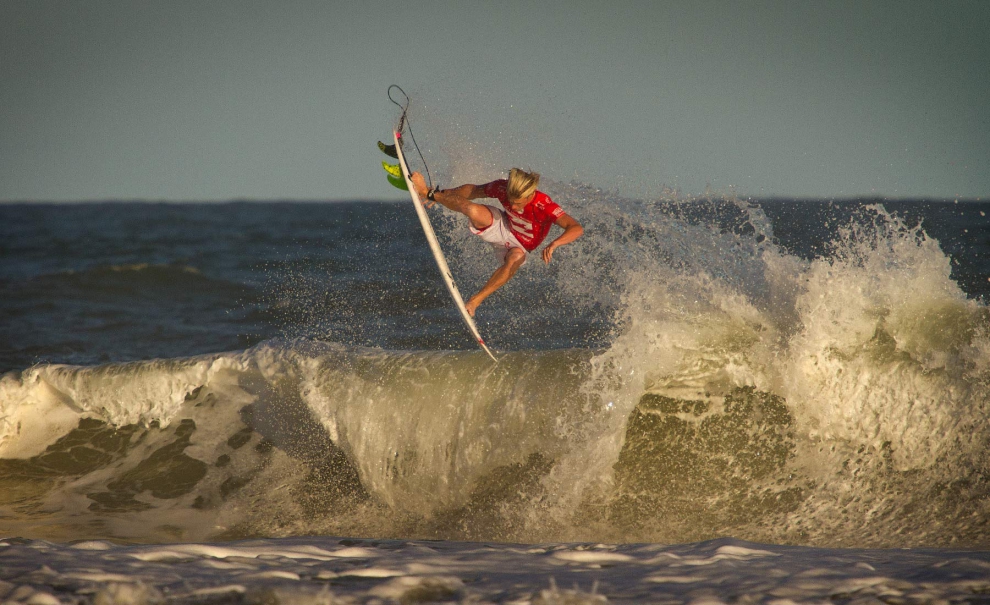 Kolohe Andino, Stalefish. Confortável nas ondas similares as de seu homebreak. Foto: Myara