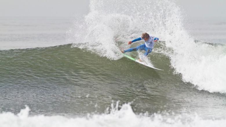 Julian Wilson parou nas semi finais. Deu muito mole logo no inicio da bateria quando fez interferência em Owen Wright. Foto: Divulgação/ASP