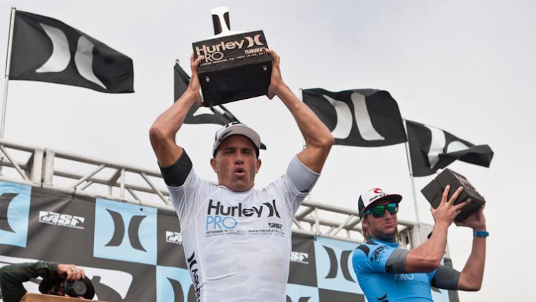 Slater no pódio mais uma vez, isso ta ficando muito repetitivo. Foto: Divulgação/ASP