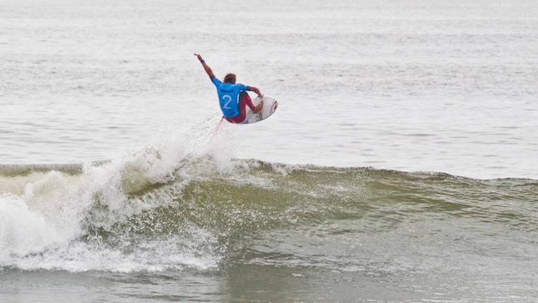 Com mais 1,90 de altura, Owen Wright tava voando nas marolas de Trestles. Foto: Divulgação/ASP