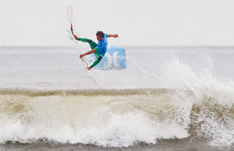 Julian Wilson Slob Grab. Foto: Divulgação/ASP