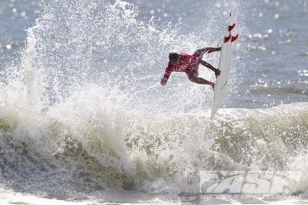 O potiguar Jadson André fez uma bela campanha no Quiksilver Pro New York. Foto: ASP/Rowland.