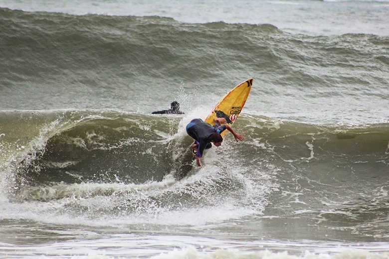 João Paulo Abreu veio do sul para correr o Pro Junior no Arpex, com batidas como essa ele vai longe. Foto 1 de 3. Foto: Tiago Garcia.