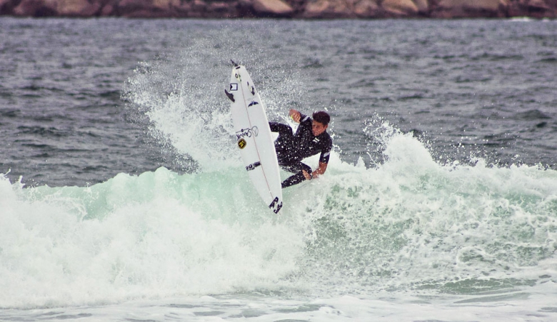 A promessa australiana Jack Freestone no Postinho. Foto: Gustavo Monteiro