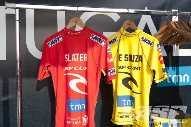 Lycras prontinhas para a grande final em Peniche. Foto: Cestari / ASP