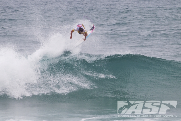 Usando as armas de Medina, Julian bateu na trave. Nesta foto, o Sex Change que lhe rendeu sua maior nota. Foto: Kirstin/ASP