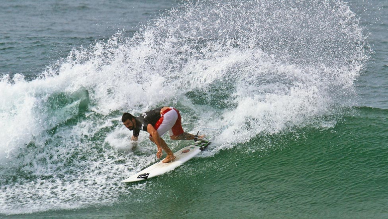 O power surf de Willian Cardoso pode para estar presente entre os melhores do mundo em 2012, resta apenas se dar bem na perna havaiana do tour. Foto: Daniel Smorigo / ASP