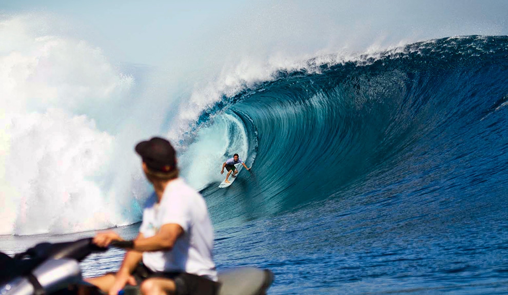 Os tubos largos das esquerdas de Tavarua deixaram Nick Vasicek extasiado durante o swell de gala. Foto: Bruno Smith