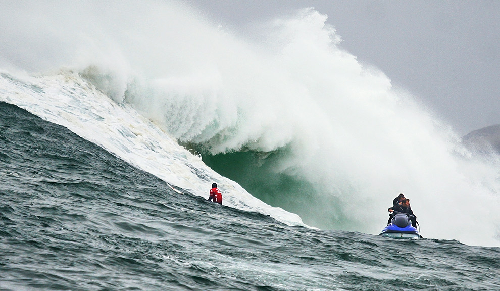 Para quem ainda acredita que as ondas de Pico Alto são fáceis, preste bastante atenção no lip da bomba nesta foto. Foto: Piero Marotta / BWWT.