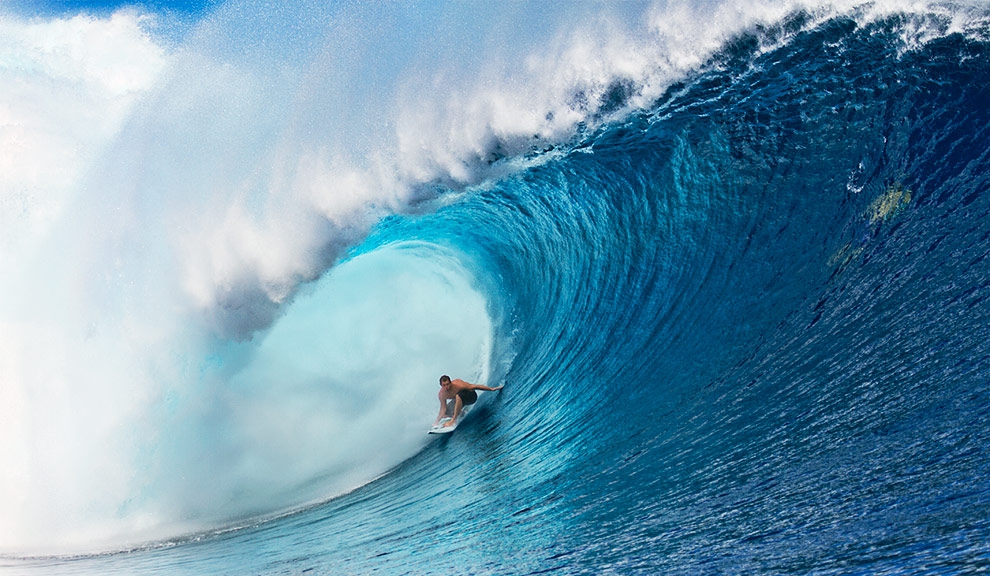 Um dos destaques neste swell, Ryan Hipwood parecia mais do que à vontade no pico que só foi aberto ao público este ano, depois que o Tavarua Resort perdeu os direitos exclusivos de usufruir da onda como atração turística. Foto: Bruno Smith.