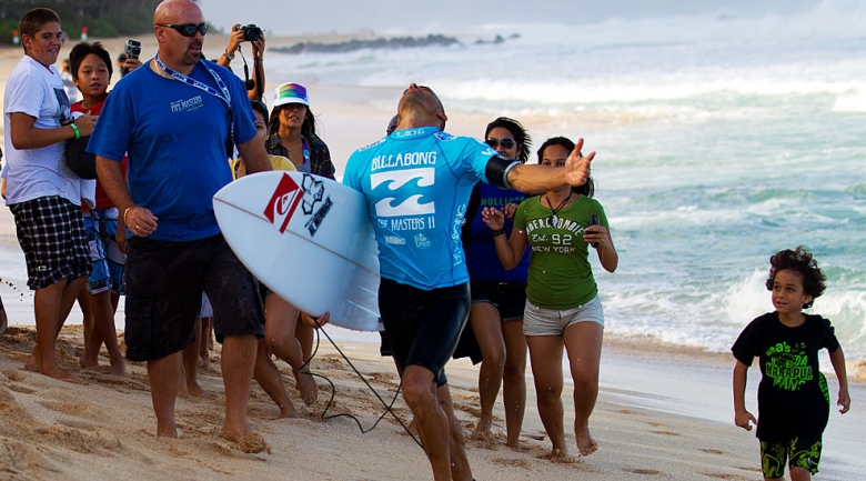 Kelly Slater ao ouvir a nota de sua última onda que virou contra John John. Foto: ASP