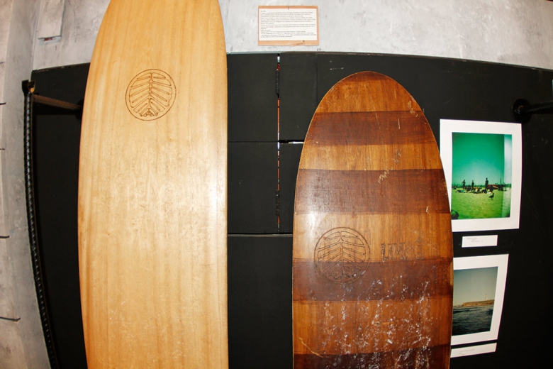 Dois modelos de Alaia, a D-Lux Tradicional ( 7'4 ) e a Peanut ( 5'10 ). Foto: Marcos Myara