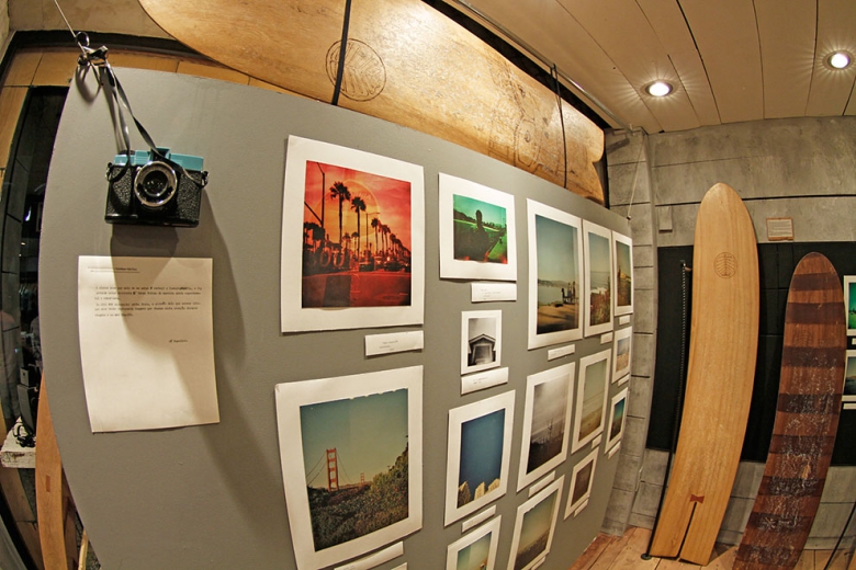 A máquina Diana de Zé Tepedino e uma seleção de suas fotos. Foto: Marcos Myara