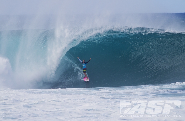 O show de Jamie O' Brien também foi garantido no Pipemasters graças a um wildcard concebido a ele. Foto: ASP/Kirstin