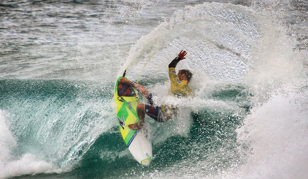 Josh Kerr usando de todas as armas. Belíssimo Layback! Foto: Marcos Myara