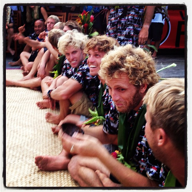 Kieren Perrow conseguiu pegar o momento em que Kai Otton percebeu que o gosto da Kava – bebida típica de Fiji – não era tão bom quanto a boa e velha aussie beer.