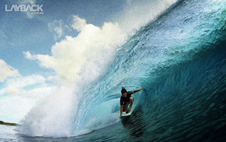 Carlos Portella capturando imagens aquáticas pro projeto Working For Barrels. Foto: Iuri Borba