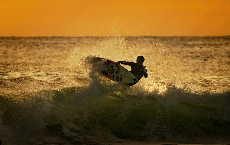Biel Garcia tirando as quilhas da marola. Foto: Marcos Myara