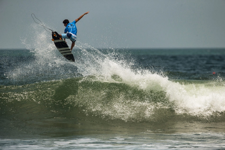 Italo Ferreira. Foto: Hennings