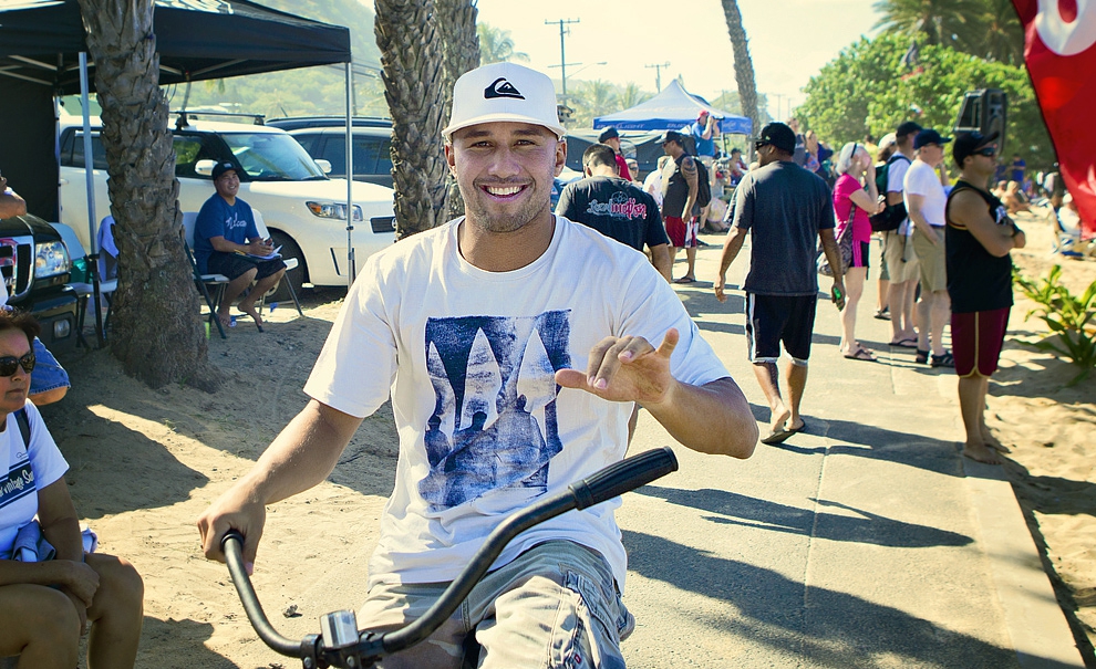 O havaiano Freddy P. está quase garantido na elite em 2013, contando que provavelmente irá participar também do Billabong Pipemasters daqui há uma semana. Foto: Kirstin