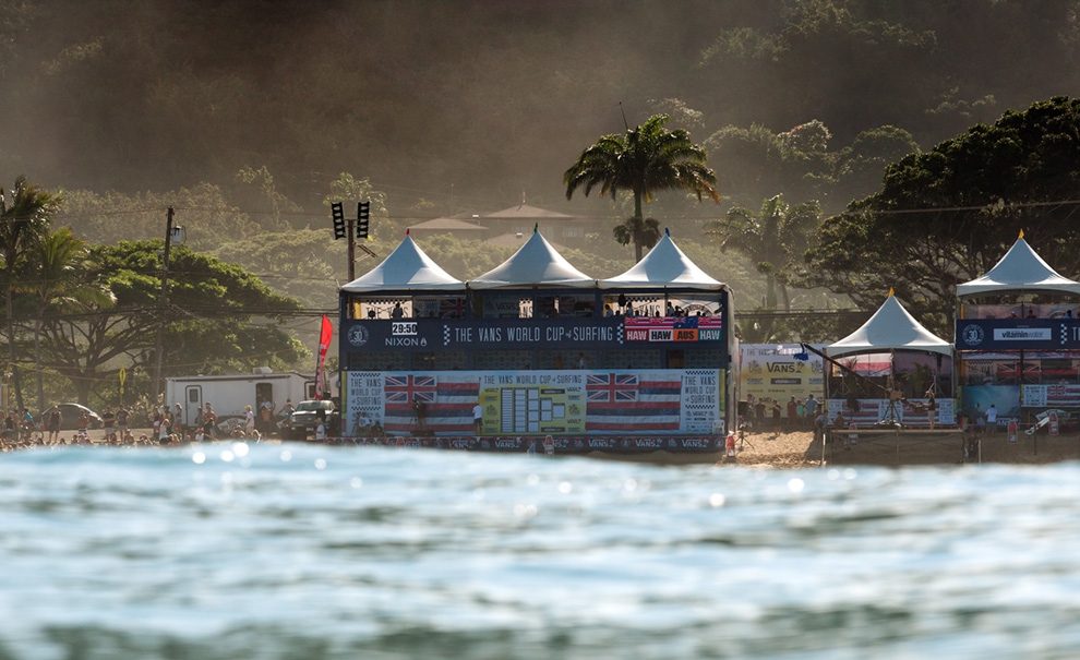 O The Vans World Cup of Surfing de volta a ativa depois de dois dias sem swell. Foto: Cestari