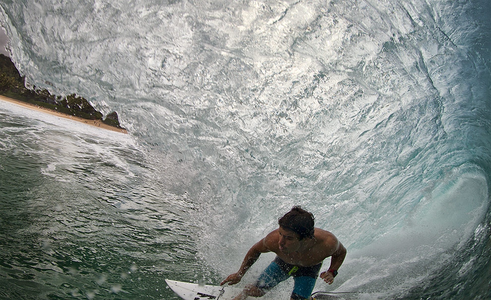 Um dos maiores destaques desta temporada havaiana, o catarinense Ricardo dos Santos representou no Pipe Masters como wildcard, e depois como freesurfer em Pipeline. Foto: Marcio Luiz