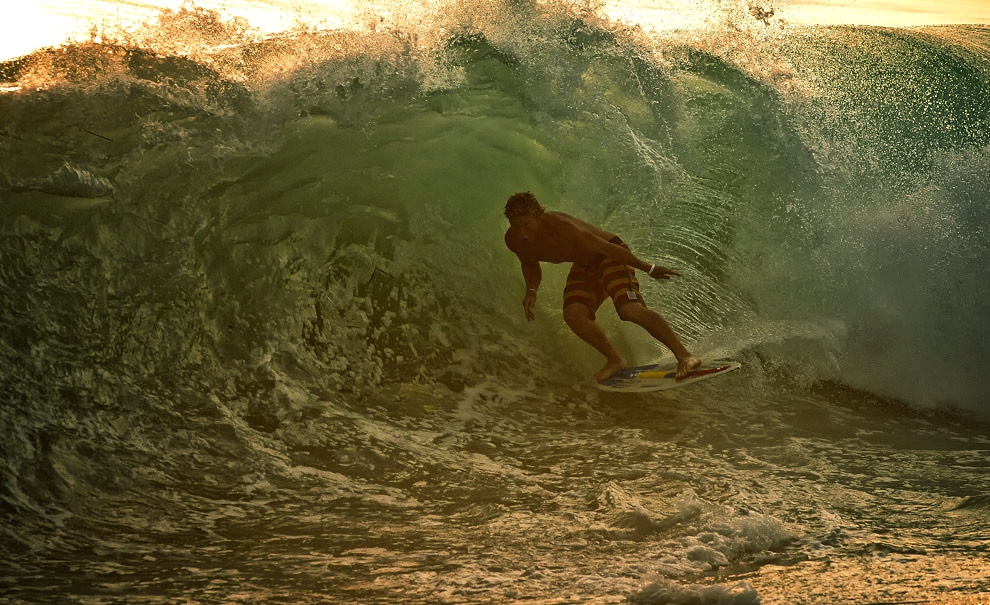 As ondas de Aliso são muito fortes e as vezes quebram quase no seco. Foto: Andre Magarao