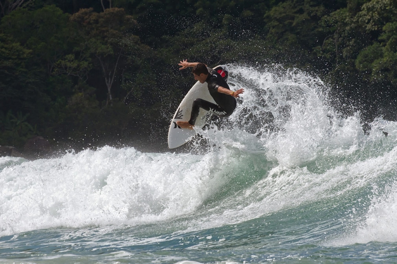 Filipe Toledo, Praia Vermelha do Centro, Ubatuba. Foto: Andre Magarao