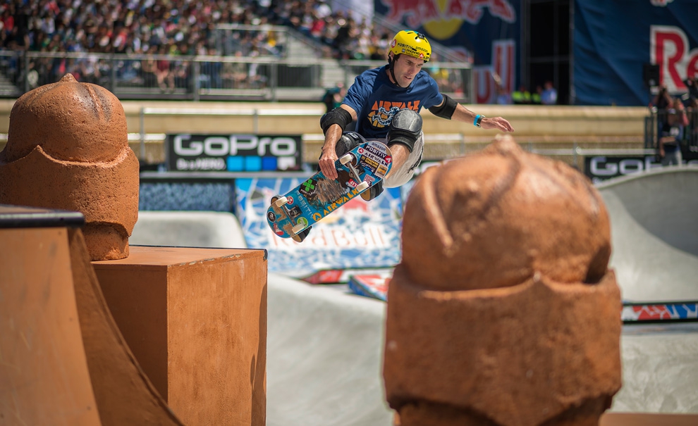 O veterano Andy MacDonald não passou para a final mas colocou mais uma participação nos X Games em seu vasto currículo. Foto: by Tristan Shu / ESPN Images)