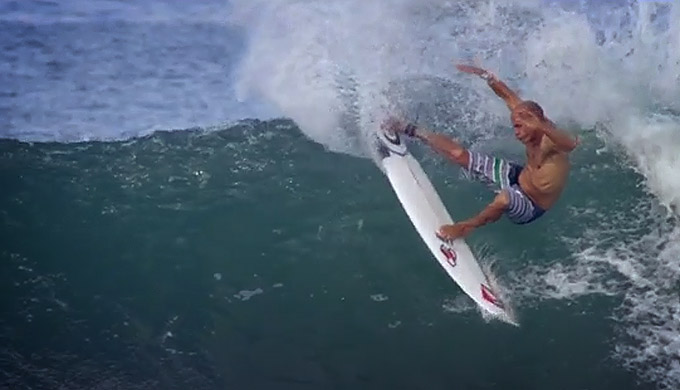 Kelly Slater, Super Slow Motion em Bali (300fps) - LaybackLayback