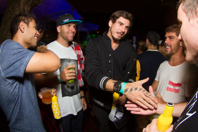 Guilherme Tripa chegando na área.