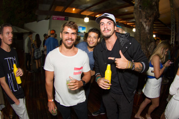 O bicampeão brasileiro de Kite, Reno Romeu, e o freesurfer Guilherme Tripa.