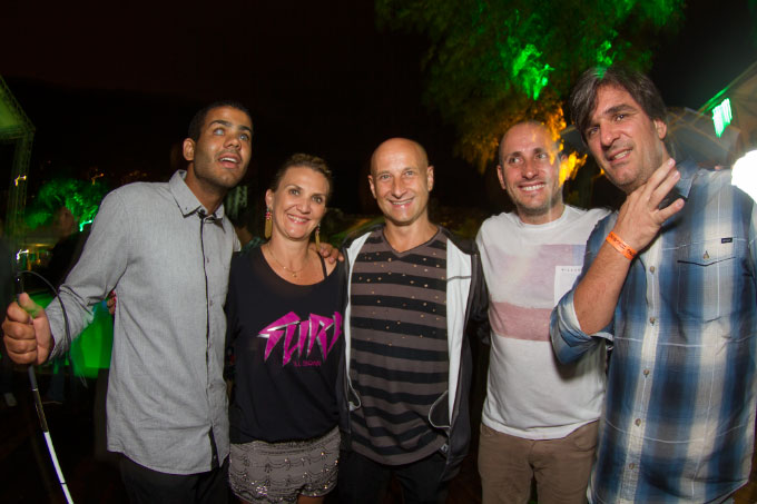 A sensação Derek Rabelo e staff Billabong.