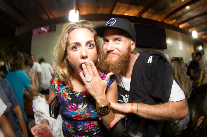 Veridiana (WooHoo) fantasiando segredos.